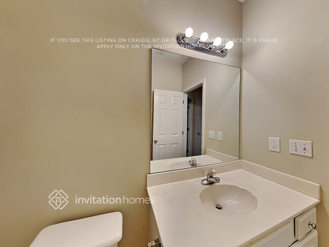 Building Photo - 1215 Chandler Ridge Dr SE