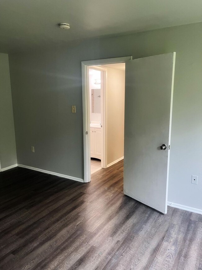 Building Photo - 2 Bed 1 Bath Bladensburg, MD