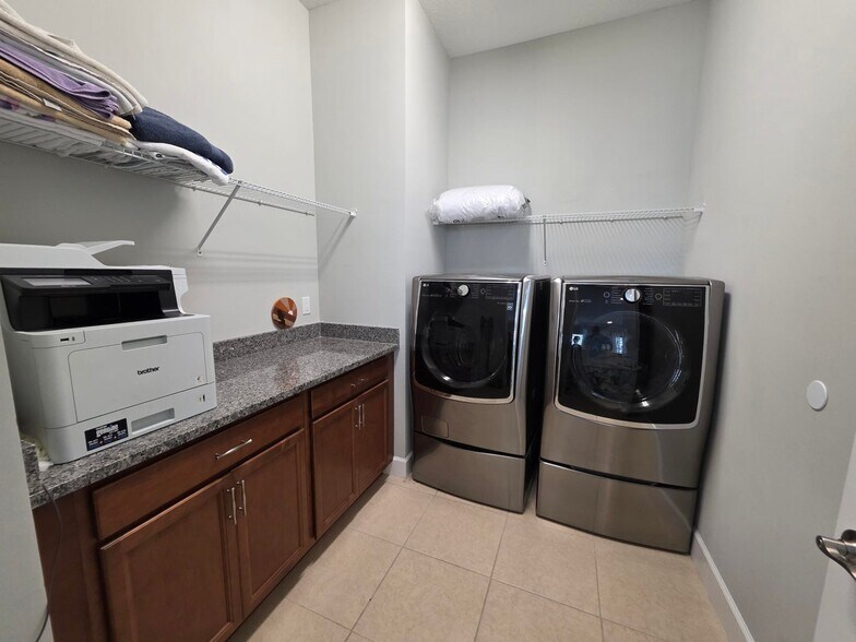 Building Photo - 16007 Whippoorwill Cir