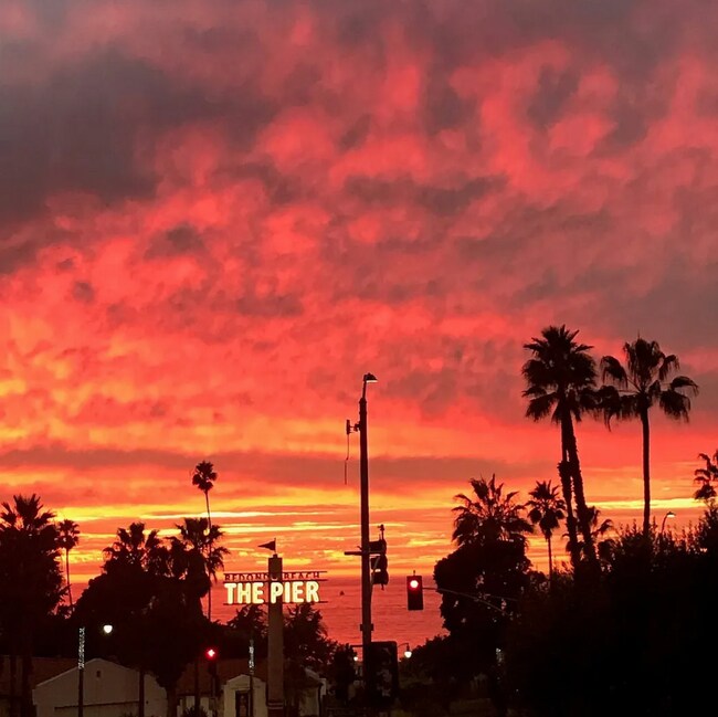 Building Photo - 230 S Catalina Ave