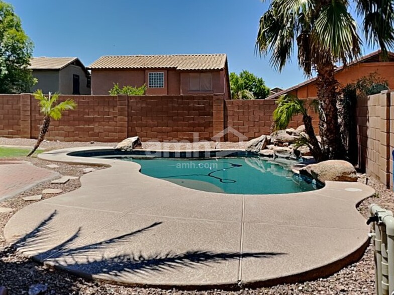 Building Photo - 7818 S 46th Dr