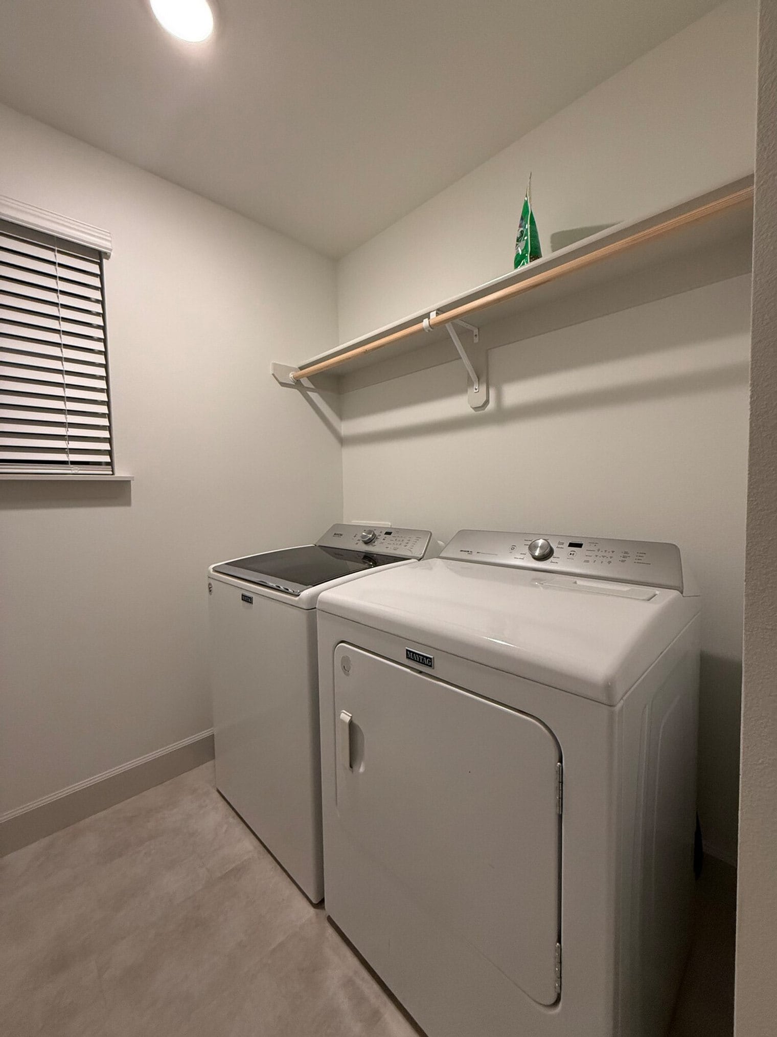 Building Photo - 385 Taft St