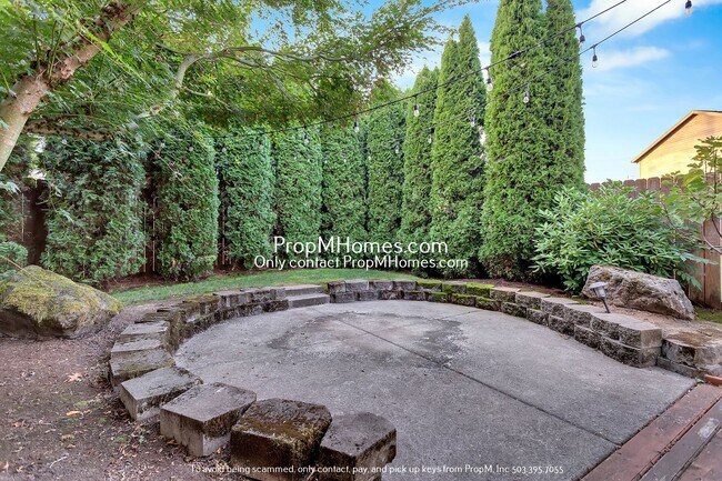Building Photo - Luxury Four Bedroom Home in Oregon City!