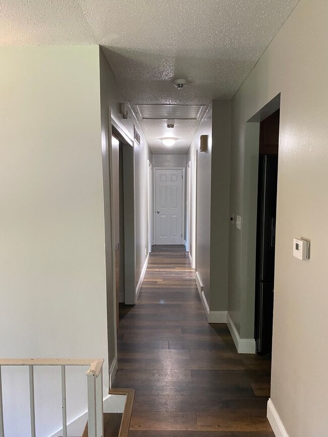 Building Photo - West side location 4br 2.5bth Finished Basement 2crg