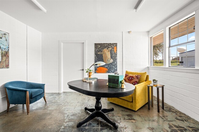 Building Photo - 5975 Armour Dr