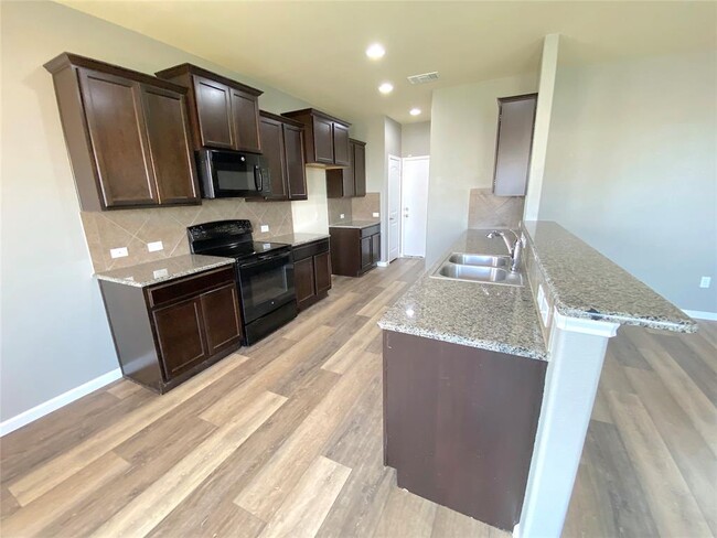 Building Photo - 122 Liard River Rd