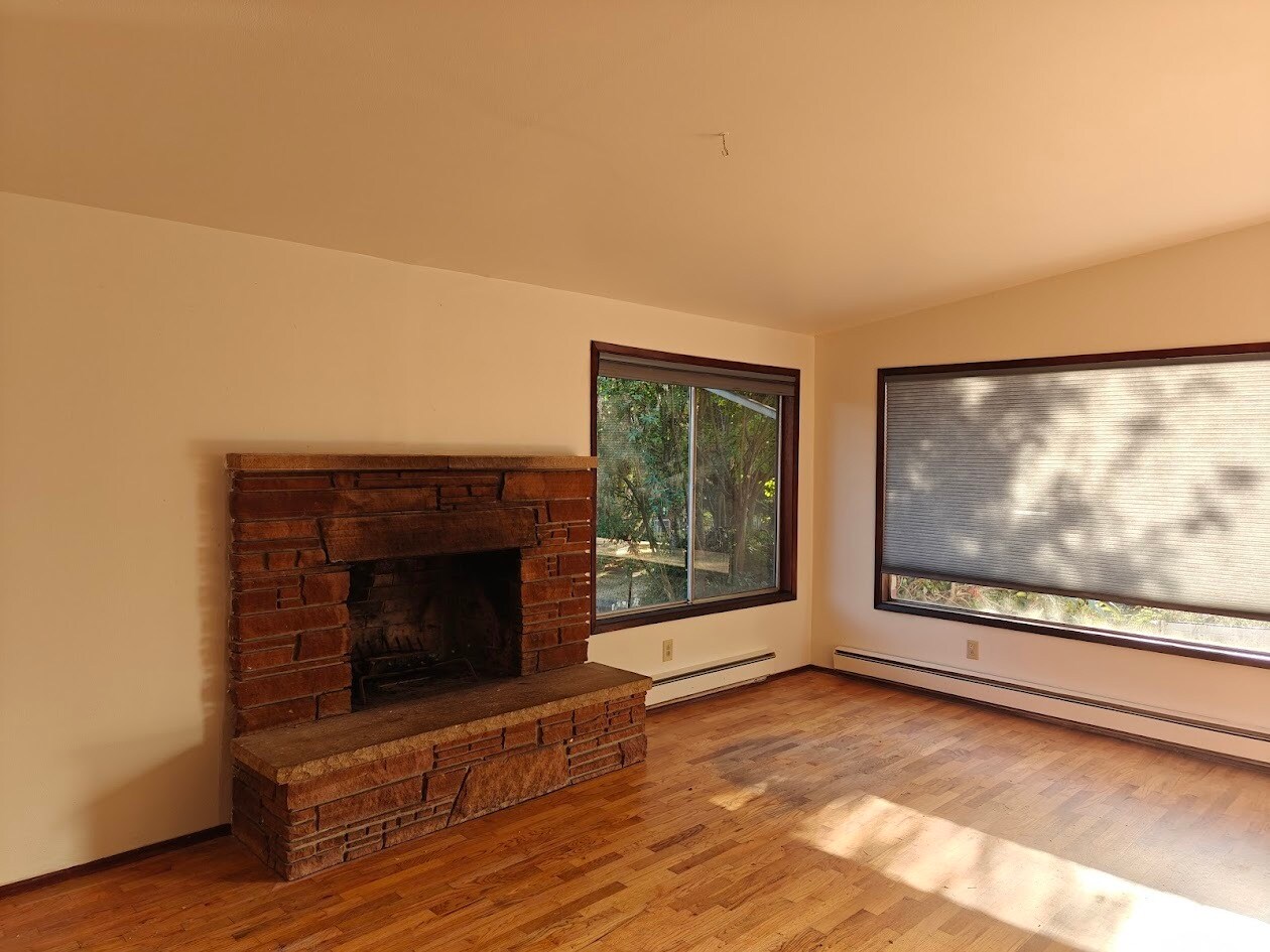 Building Photo - 10628 57th Ave S