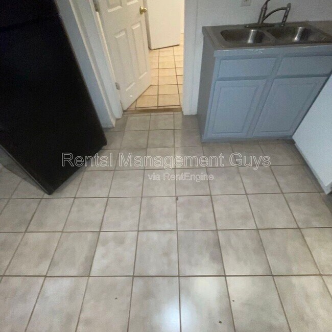 Building Photo - 2021 3rd Ave S