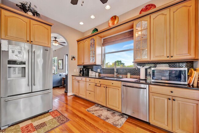 Building Photo - 28 Michiana Dr