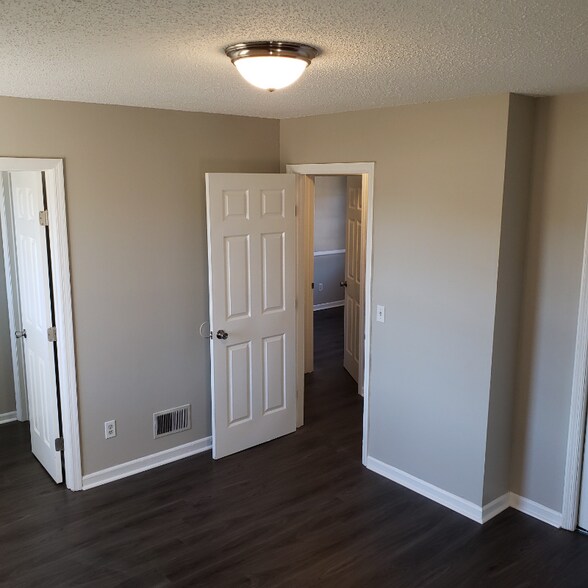 Building Photo - 119 Meadow Wood Dr
