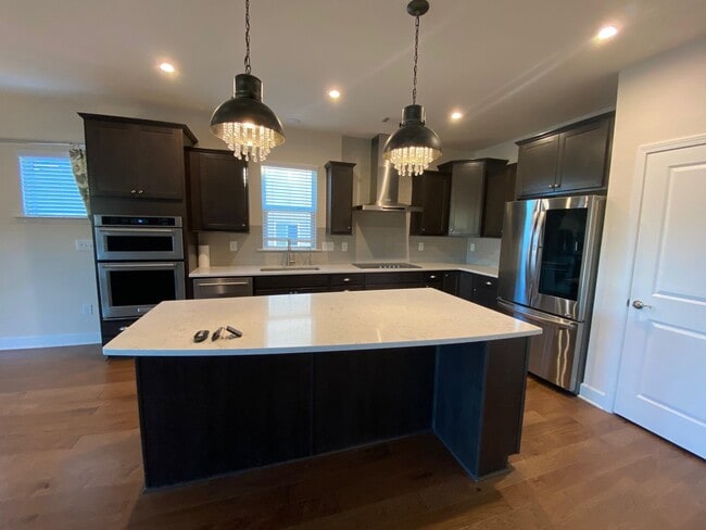 Building Photo - 1060 Crooked Creek Rd