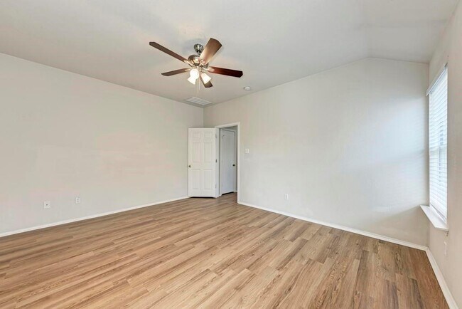 Building Photo - 1203 Tricia Cove