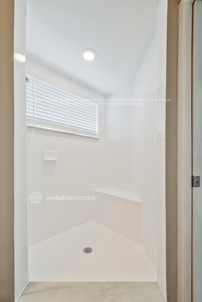Building Photo - 5160 Clarion Hammock Dr