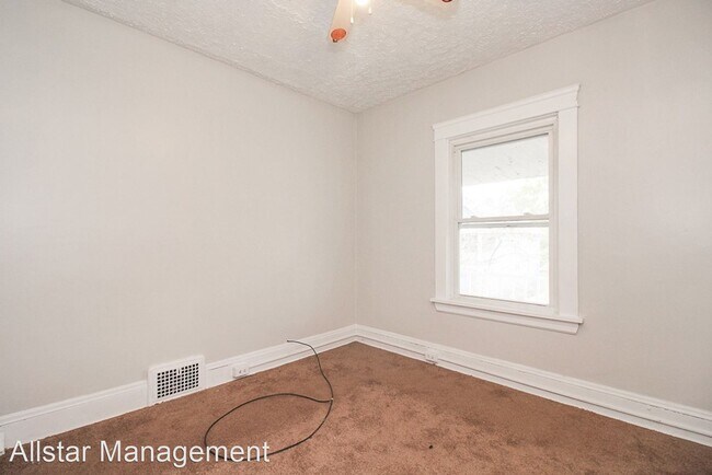 Building Photo - 2 br, 1 bath House - 11808 Parkhill Avenue Up