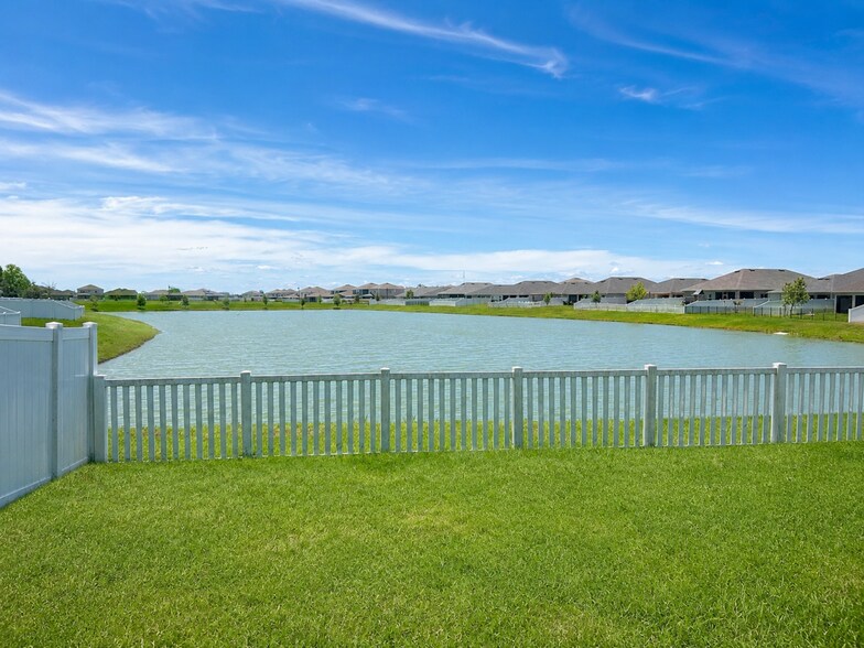 Building Photo - 35271 Crescent Creek Dr