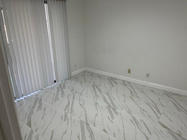 Building Photo - 8107 Windgate Dr