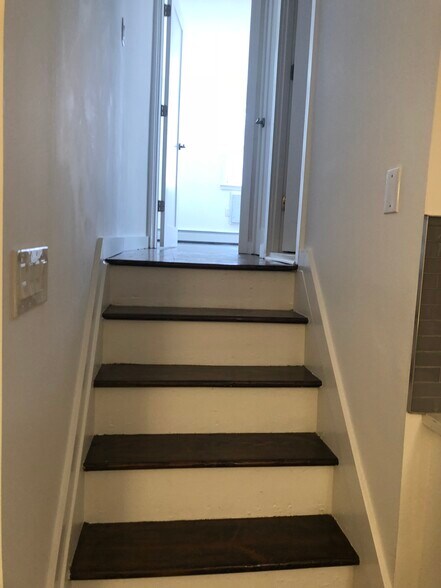 Building Photo - 5 Paerdegat 15th St