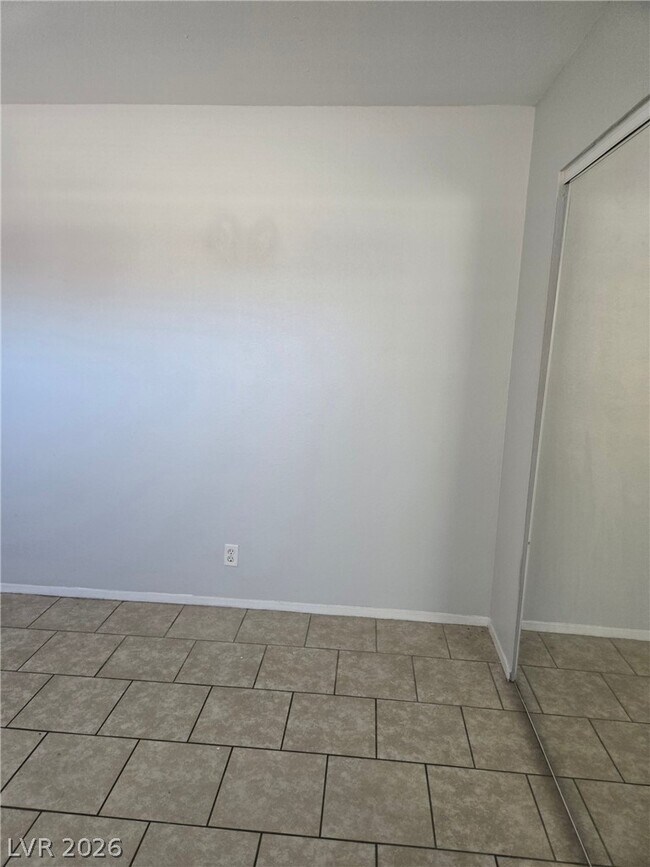 Building Photo - 3853 Soda Springs Dr