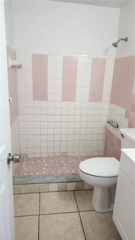 Building Photo - 565 3rd Ave