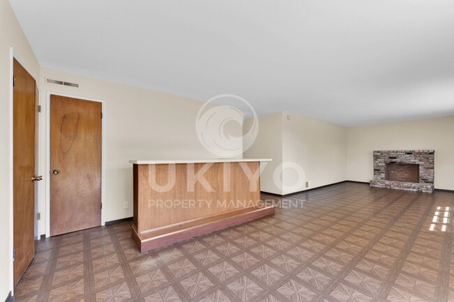 Building Photo - 4081 Oak Hill Rd