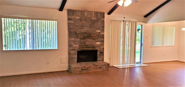 Building Photo - 319 Fir Ridge Dr