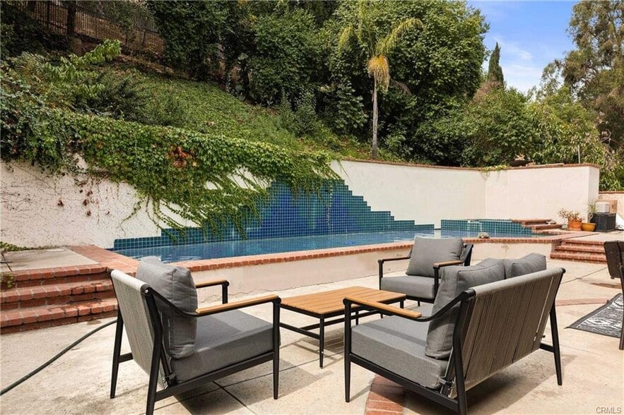 Building Photo - 4007 Alta Mesa Dr