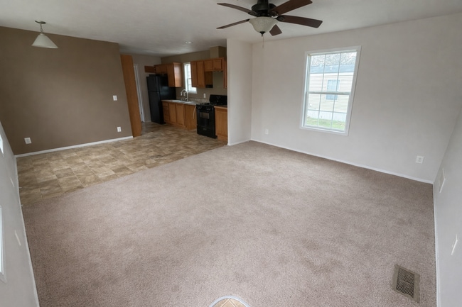 Building Photo - 261 Oak Lawn Dr