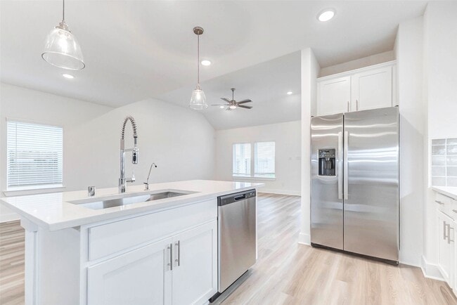 Building Photo - 21734 Persian Lk Dr