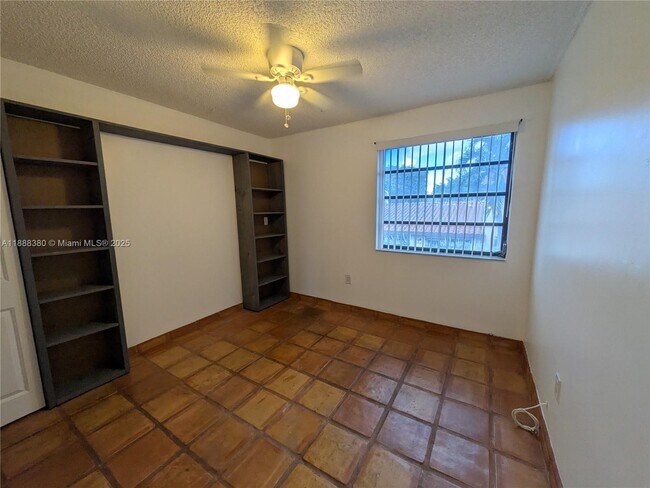 Building Photo - 3811 SW 82nd Ave