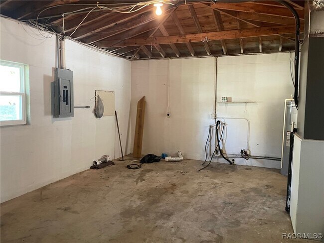 Building Photo - 728 Greenleaf Ave