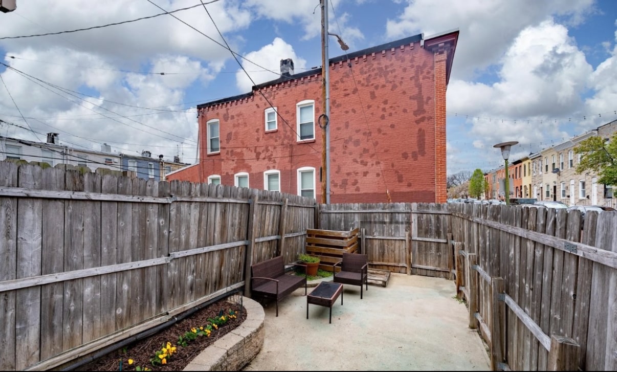 Building Photo - 2808 E Fairmount Ave