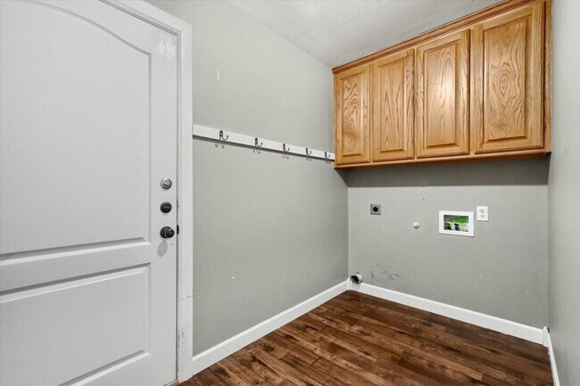 Building Photo - 187 Square Dance Rd