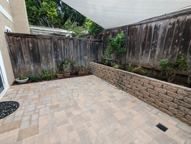 Building Photo - 3617 Caminito Carmel Landing
