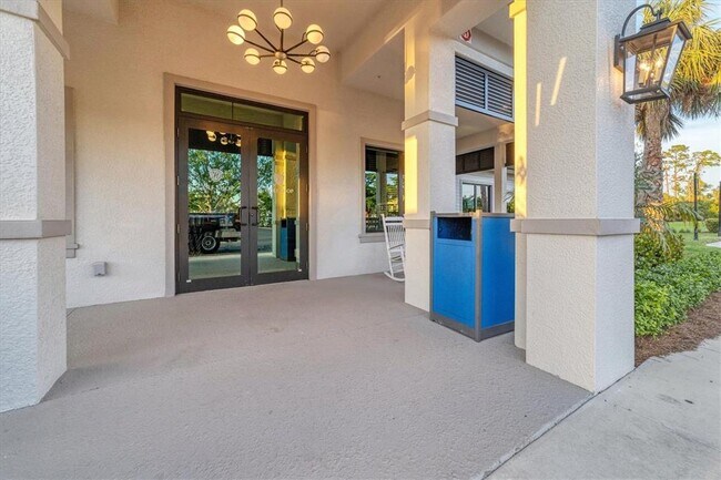 Building Photo - 14271 Heritage Landing Blvd