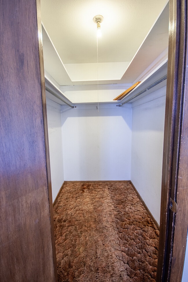 Building Photo - 1321 Piedmont Dr