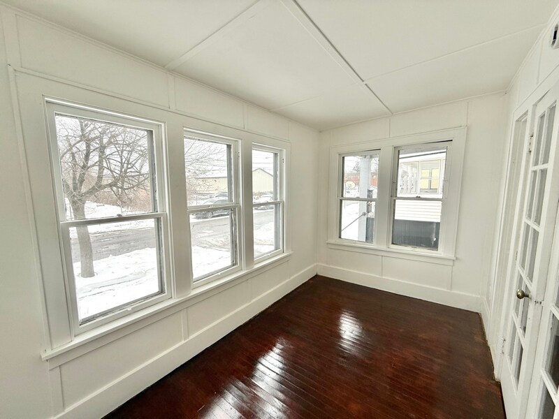 Building Photo - 736 N Pearl St