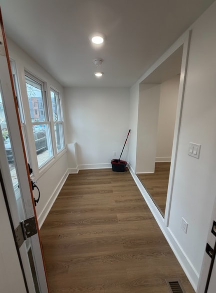 Building Photo - 5108 Hadfield St