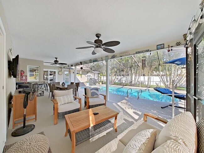 Building Photo - 308 Hammock Dr