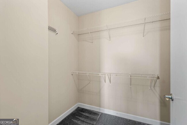 Building Photo - 711 Cosmopolitan Dr NE