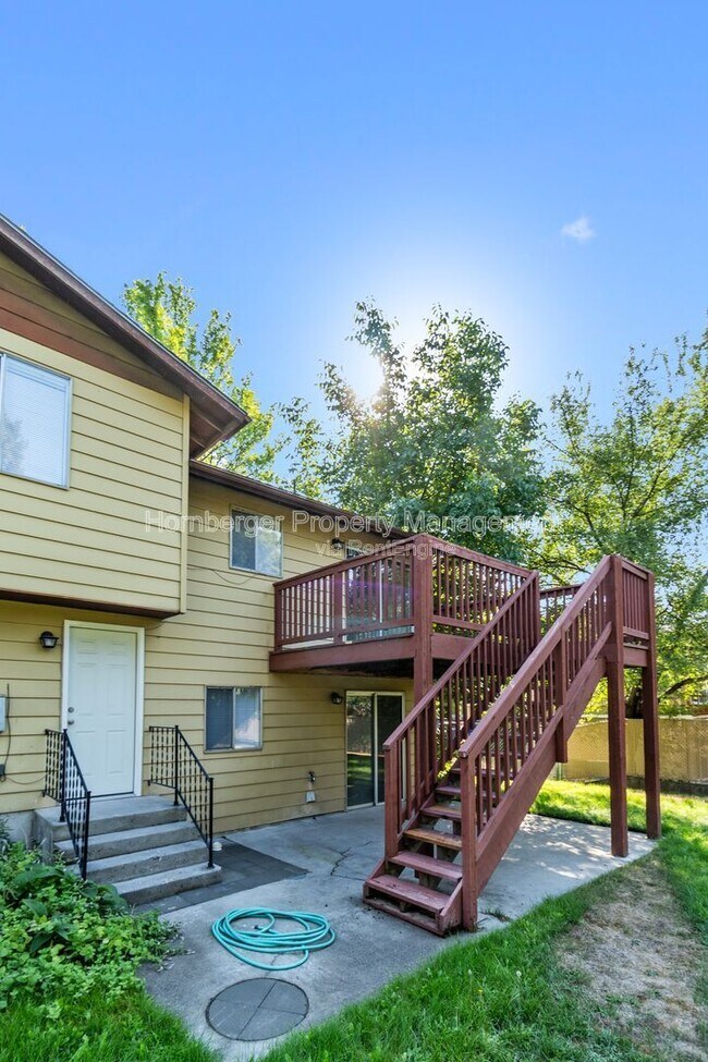Building Photo - 2618 S Blake Rd