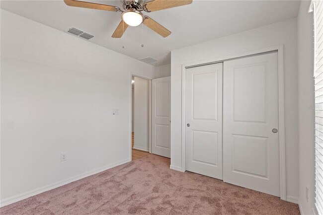 Building Photo - 305 Summer Grv Wy