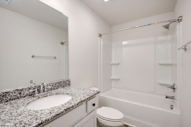 Building Photo - Beautiful 5 Bedroom Home For Rent