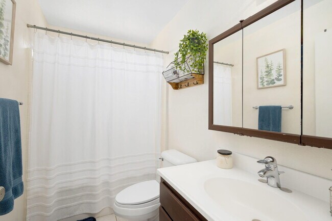 Building Photo - 51905 Avenida Velasco