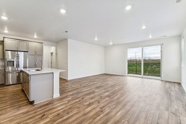 Building Photo - 8276 W Grey Alder Dr