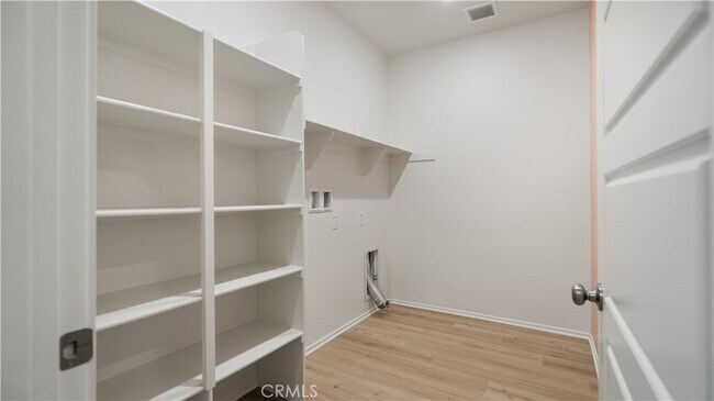 Building Photo - 13925 Mesa View Dr