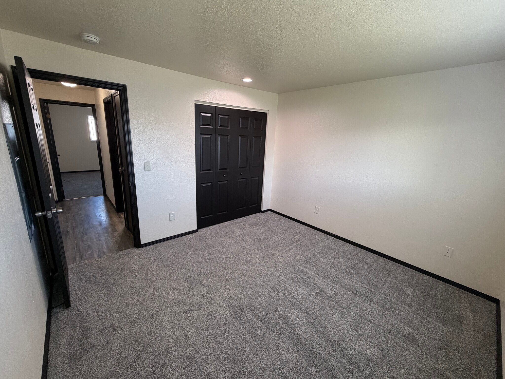 Building Photo - 1514 W 4th Ave