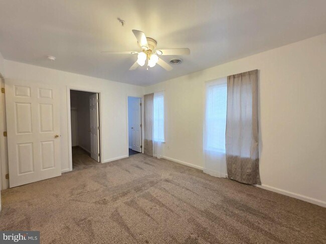 Building Photo - 1011 Granite Ct