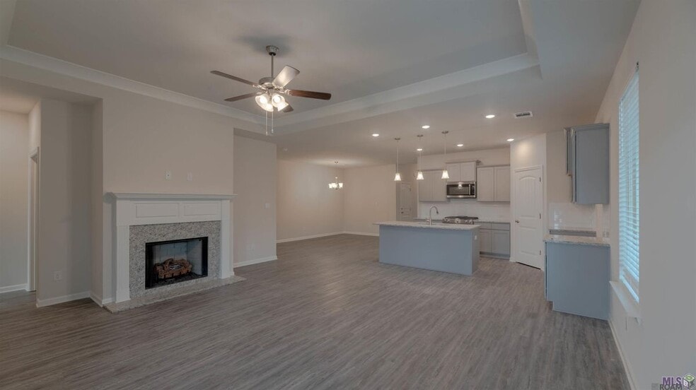 Building Photo - 4644 Grenache Dr