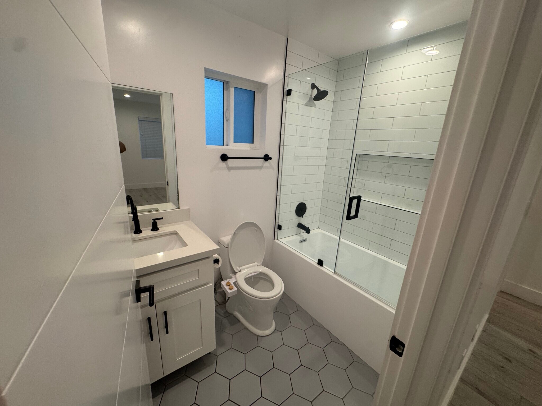 Building Photo - 5919 Dauphin Ave