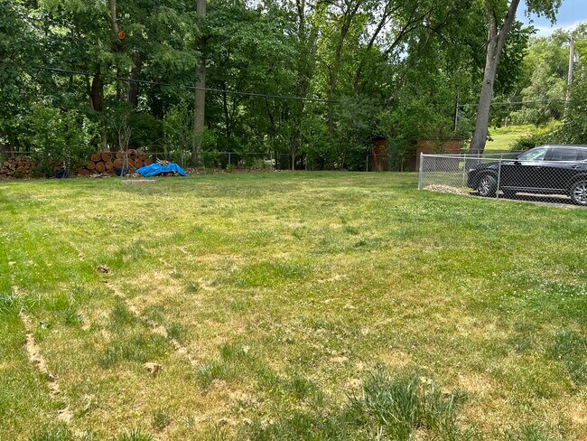 Building Photo - 602 Flint Rd